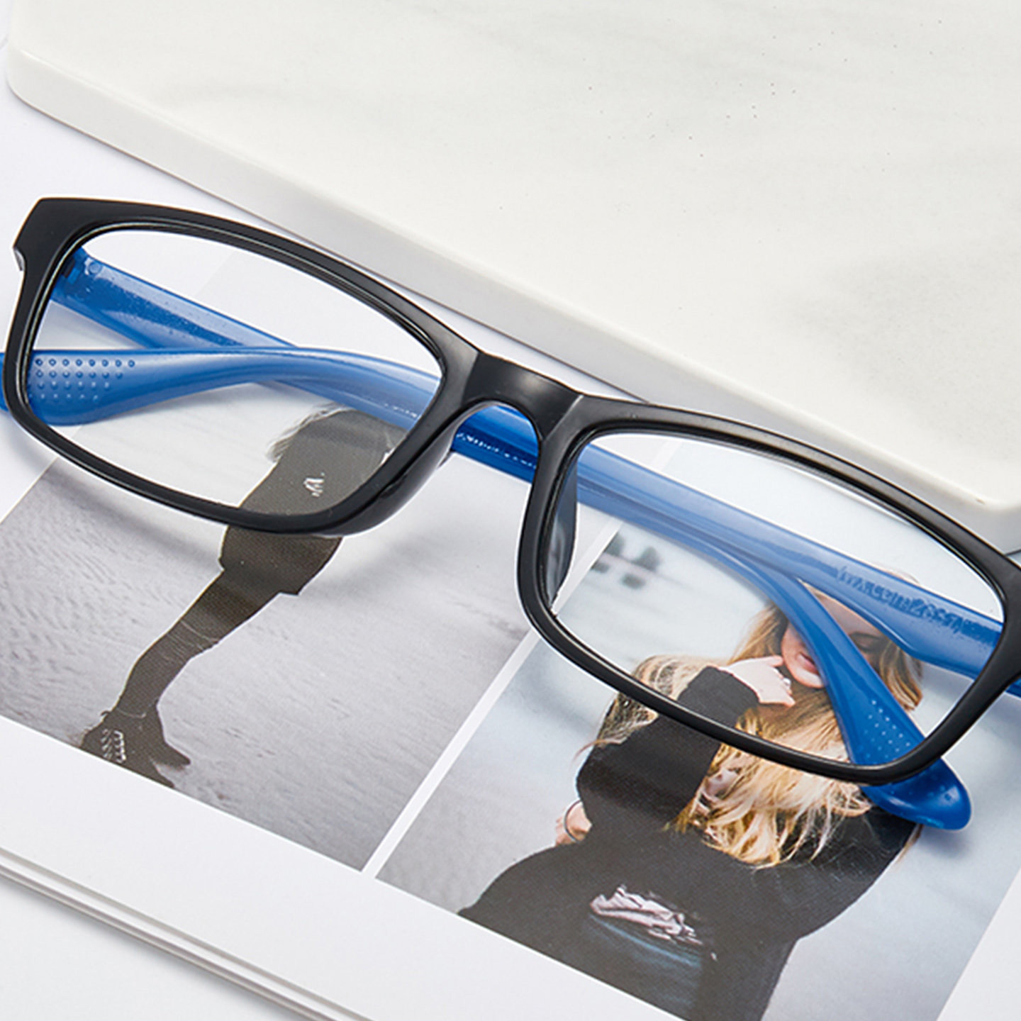 新款跑江湖地摊货源花镜防蓝光老花镜男女通用稀晶石老花眼镜磁疗