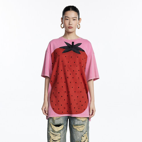 UOOYAA/乌丫粉色巨型草莓T恤