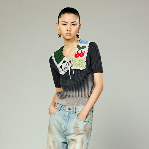 UOOYAA/乌丫手钩熊猫樱桃撞色翻领水洗渐变毛衫T恤