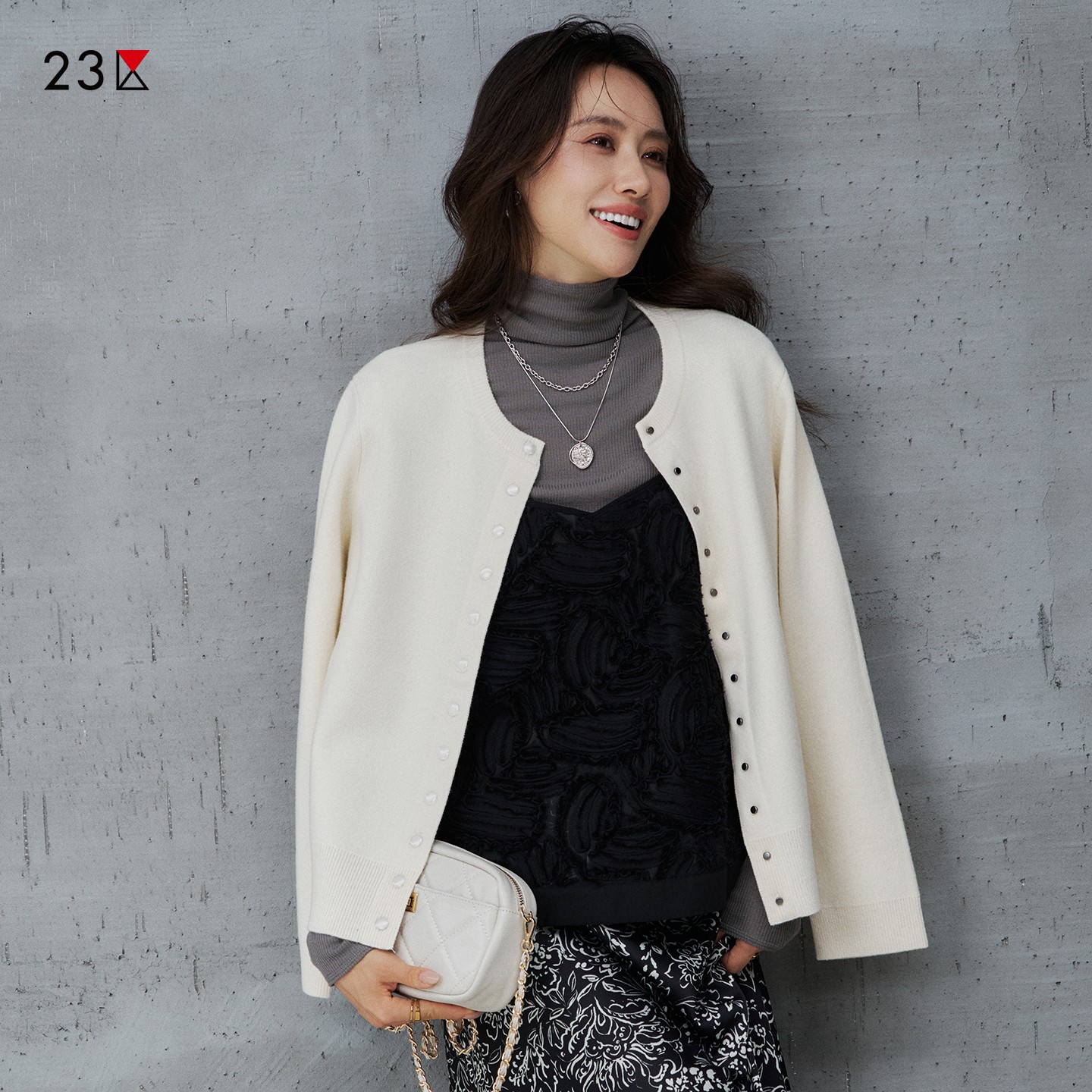 纯羊毛圆领针织毛衣开衫商场同款