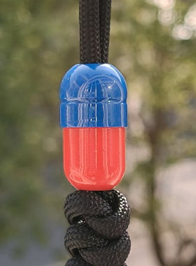 SSD工作室蓝红胶囊树脂刀坠EDC吊坠挂坠伞绳EDC背包挂件 原创设计