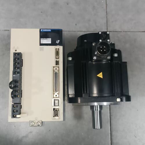 议价 安川7系1 5KW伺服一套 驱动SGD7S-120A00A0 可维修