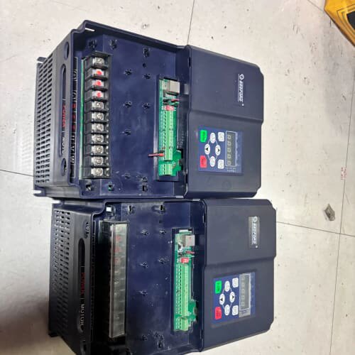 议价 百德福变频器11kw百德福B703D-4015两台，成色可维修