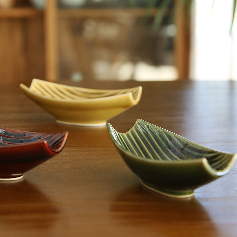 日本进口亮釉陶瓷船型小钵 菜碟点心碟盘子 日式日料餐具