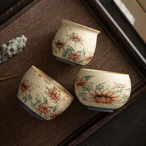 Blue and white volcano red master cup ceramic tea cup house