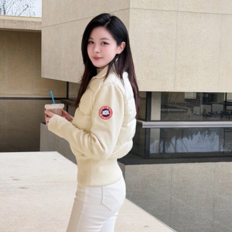 大鹅羽绒服羽绒外套飞行员夹克女