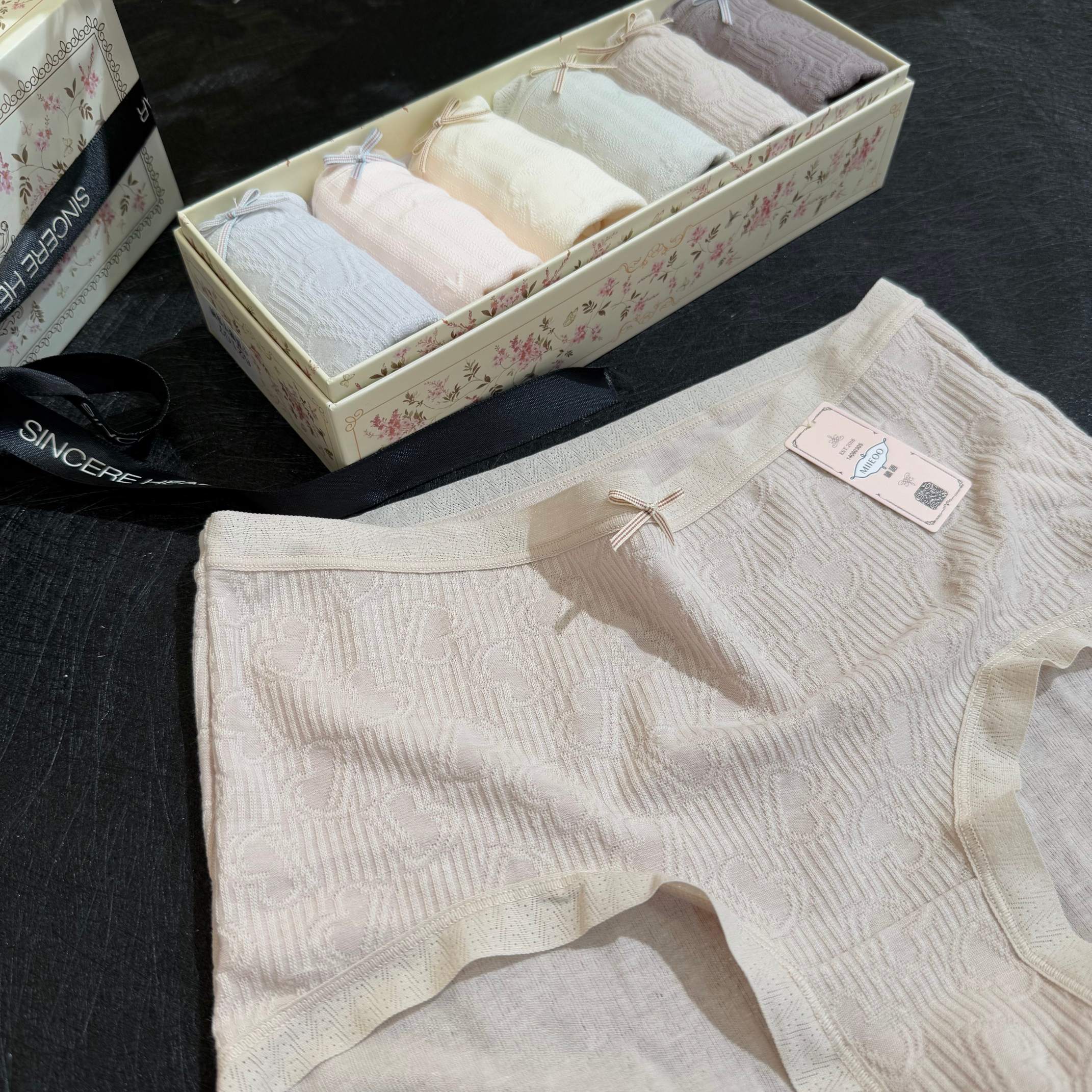 MIIEOO秘语「焙想空间」女士内裤中腰62106#62107中高腰素版