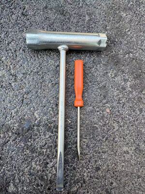 斯蒂尔原装正品170 251火花塞专用扳手+原装螺丝刀调节扳手