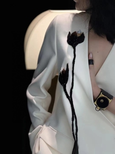 套装 阔腿裤 复古玫瑰花胸针女高级感轻奢小众设计别针气质西装 法式