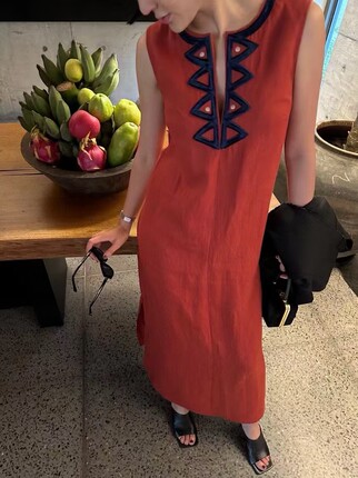麻裙24夏季新款女装重工刺绣V领修身显瘦开叉100纯亚麻长款连衣裙