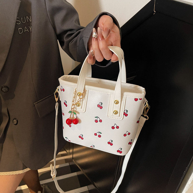 手提包时尚樱桃手提斜跨包