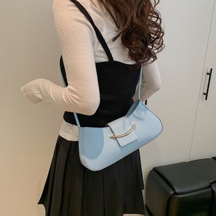 今年流行红色包包2026新款潮高级感百搭单肩包时尚爆款腋下包女包