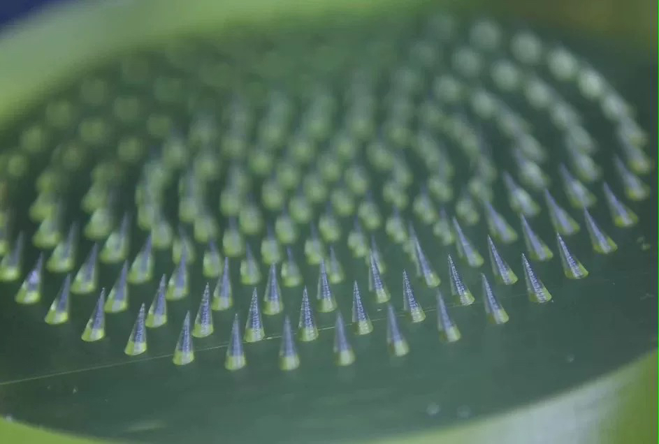 空心微针微纳3d打印透皮给药药物递送美容护肤诊断监测生物相容