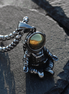 轻奢个性宇航员项链男韩版嘻哈网红百搭潮流太空人钛钢吊坠hiphop