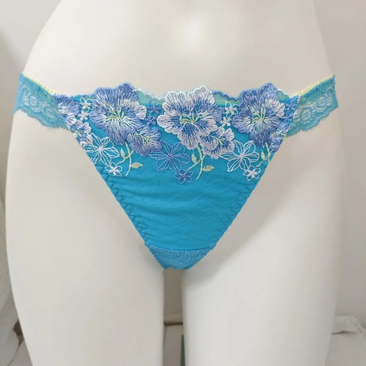 日系纯欲风精致花卉刺绣性感蕾丝丁字裤