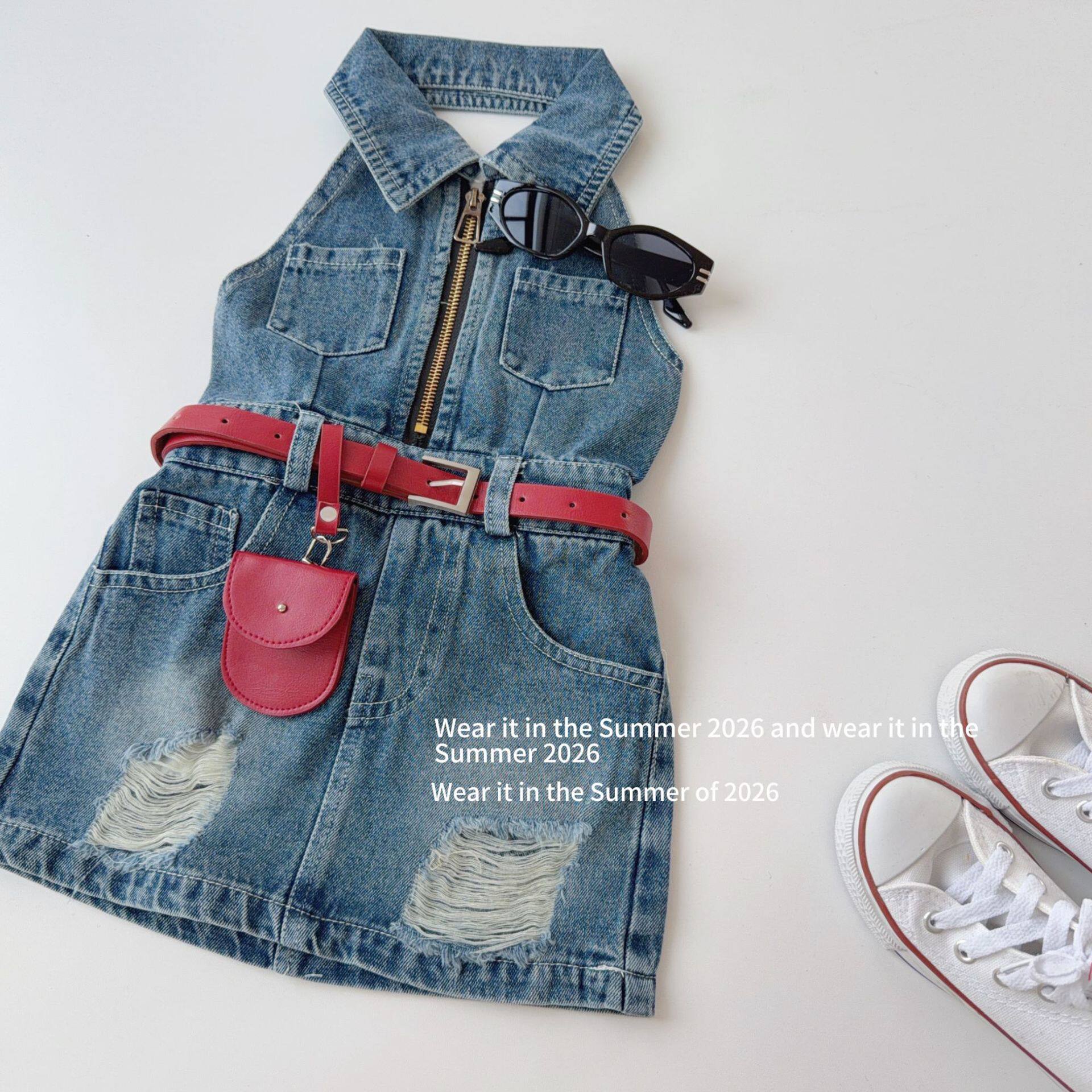 女童无袖牛仔连衣裙2026夏新款儿童破洞翻领背心裙宝宝洋气连衣裙