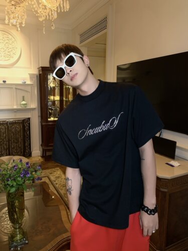 ESC MAN STUDIO/自制 自然极简主义立体剪裁细节满满的烫钻T恤