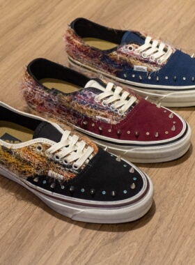 Vans Premium Authentic黑色铆钉马海毛粗花拼接复古做旧男女板鞋