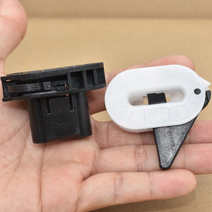 适用于福特蒙迪欧致胜福克斯麦克斯奔腾B70后排座椅固定卡扣