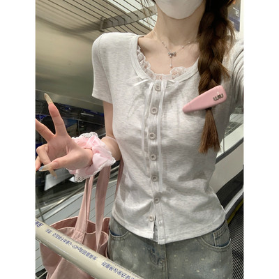 小个子灰色蕾丝拼接短袖T
