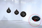 新款 客厅艺术展厅黑色石头木炭玻璃圆球扁球组合大厅原创设计吊灯