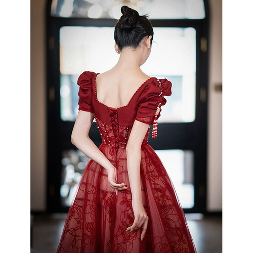 Бордовое элитное вечернее платье, изысканный стиль