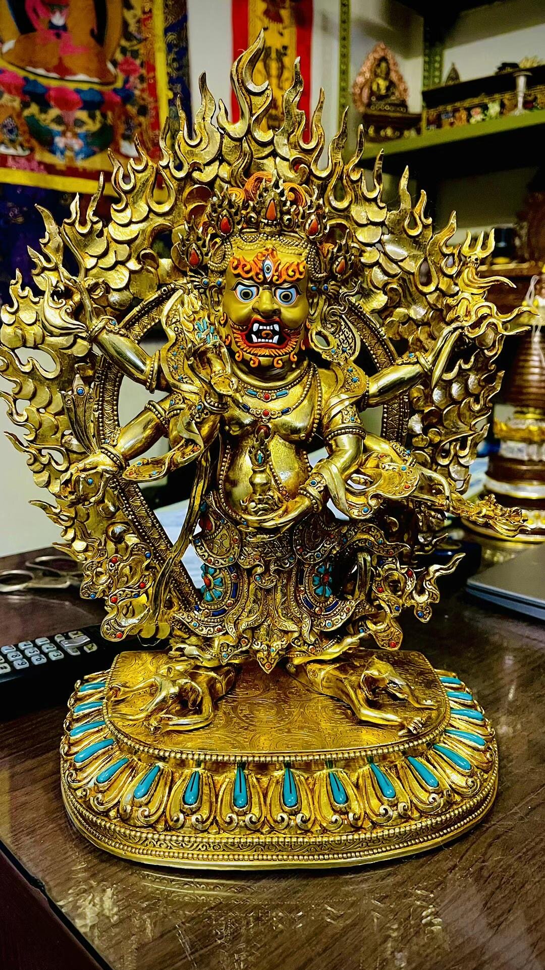 尼泊尔高档释迦族大师作品 纯手工簪刻鎏金打造 白六臂玛哈嘎拉像