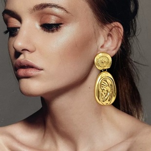 欧美小众个性夸张超现实主义耳朵不对称耳环轻奢时髦高级感耳饰女