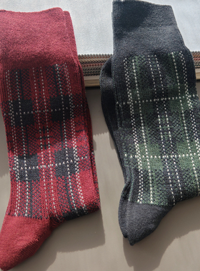 外贸男士双针双路方格纹羊毛材质保暖秋冬款加厚绅士袜中筒袜红色