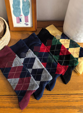 外贸棉质男士菱形格中长筒四季绅士袜子棉质袜加厚深蓝红色