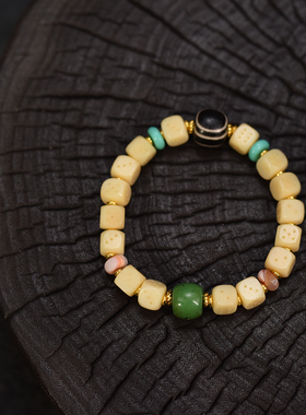 藏式极简风牛骨雕刻骰子搭配黑白线珠单圈手串