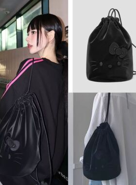 韩国HelloKitty联名款丝绒水桶双肩包斜挎包单肩包大容量猫包