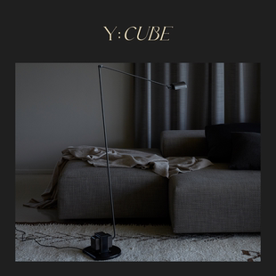 现货Y:CUBE意大利进口LUMINA Daphine Terra极简线条马达落地灯