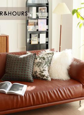 气质高品质复古奶油风客厅橘橙色皮沙发搭配墨绿色抱枕靠垫组合