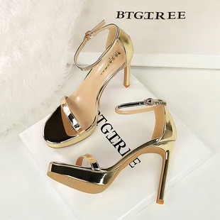 欧美性感一字扣带高跟鞋女细跟露趾简约高级感亮面宴会防水台凉鞋