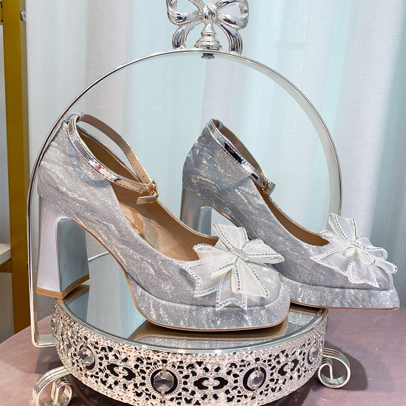 主婚纱粗跟防水台一字扣带新娘鞋