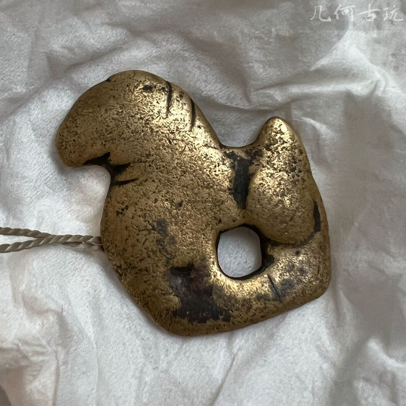 【几何】藏传明代早期天铁托甲雪狮立像大开门 吊坠项链随身 3671