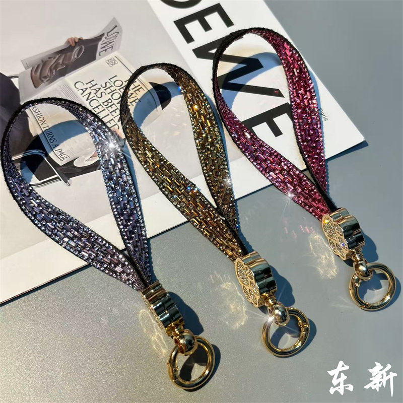 高级感猫爪镶钻挂绳宽版手腕高端手提绳女士户外手提百搭挂链