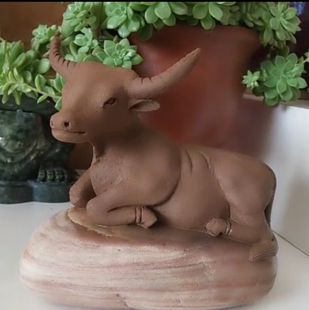 泥塑纯手工制作/环保艺术摆件初生牛犊不怕虎/定做
