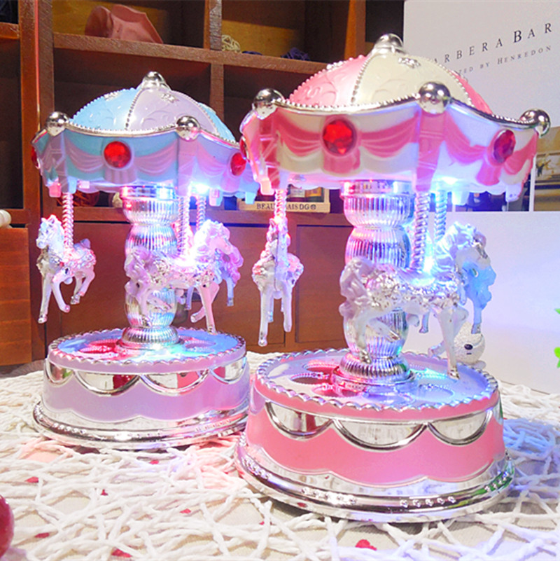 包邮创意旋转木马音乐盒带灯光八音盒浪漫生日友情同学孩子礼物