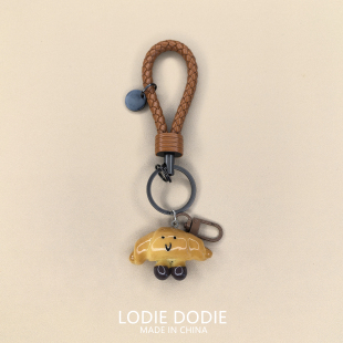 原创miu卡通挂件碱水面包汽车钥匙扣链绳玩偶挂饰可爱情侣高级感