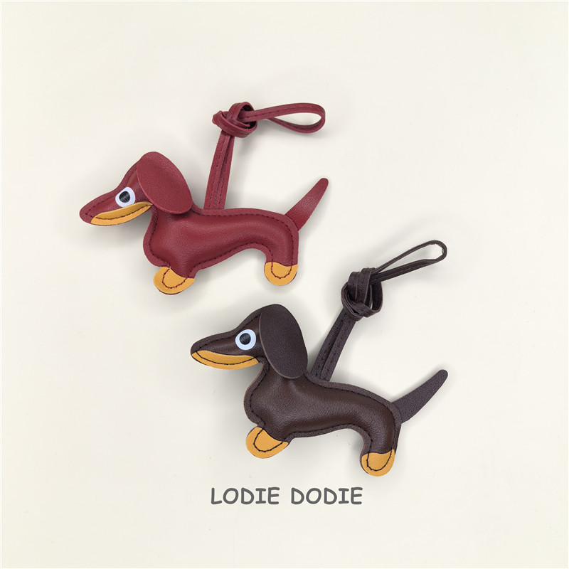 腊肠小狗包包挂件手工撞色PU女高级感钥匙扣卡通可爱情侣挂饰吊饰