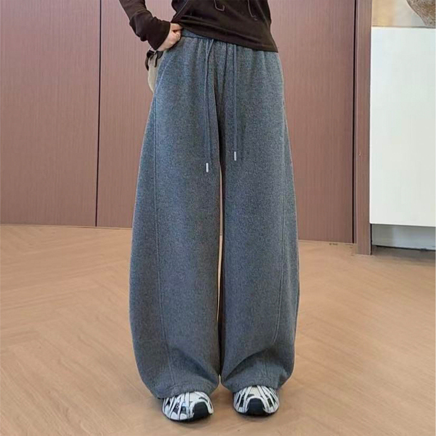 加绒羊毛呢阔腿弯刀裤女秋冬2026新款松弛感高腰宽松休闲香蕉裤子,女装/女士精品,大码裤装,淘宝优惠券,粉丝福利购,淘宝优惠卷