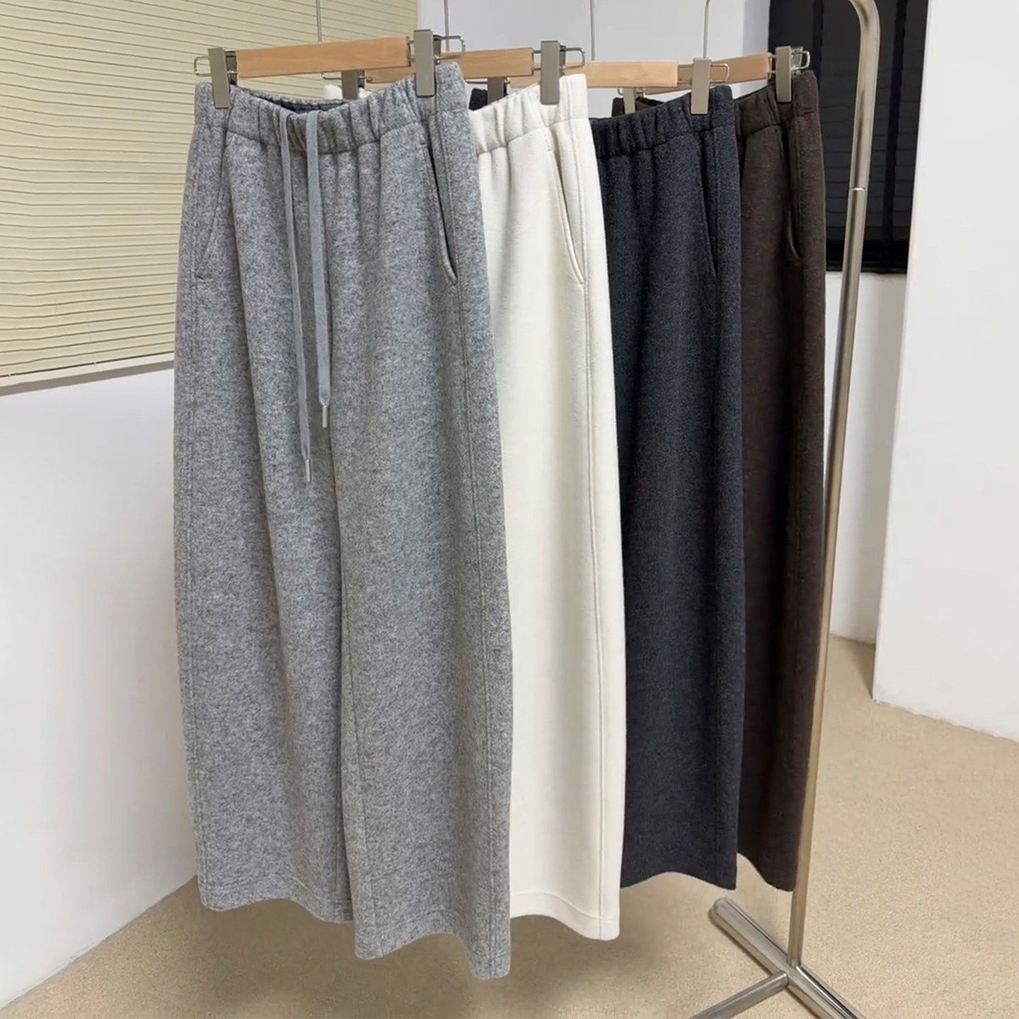 加绒羊毛呢弯刀裤女秋冬季2026新款爆款休闲卫裤高腰阔腿香蕉裤子,女装/女士精品,大码裤装,淘宝优惠券,粉丝福利购,淘宝优惠卷