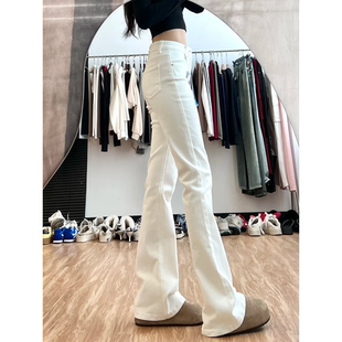 加绒加厚白色微喇牛仔裤女冬季2025新款小个子高腰显瘦修身喇叭裤