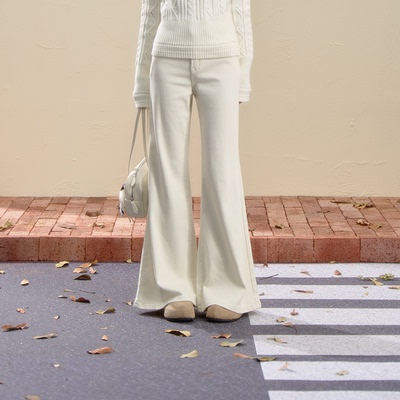 iNSLA白色微喇牛仔裤女秋