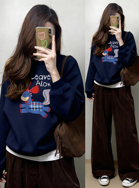 正肩加绒套头卫衣女2025新款卡通印花宽松大码巨好看穿搭长袖上衣