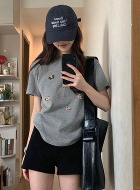 大码正肩短袖T恤女2026夏季新款胖mm时尚设计感小众灰色印花上衣