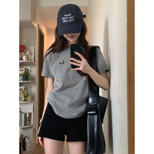 胖mm时尚 大码 新款 T恤女2026夏季 设计感小众灰色印花上衣 正肩短袖