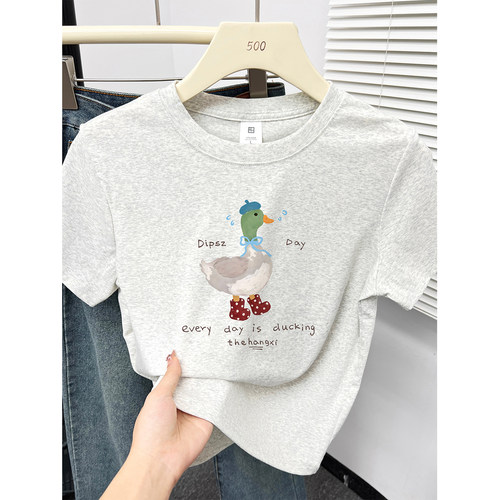 白灰色时尚卡通小鸭印花正肩短袖T恤女夏季大码显瘦圆领百搭上衣